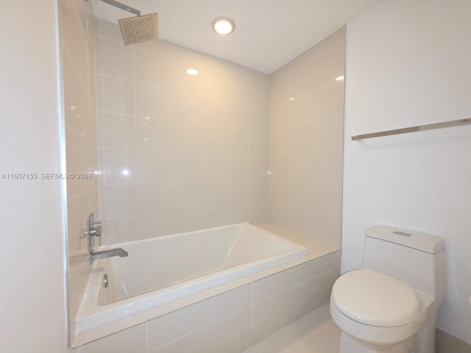 55 SW 9th St #1409, Miami FL 33130