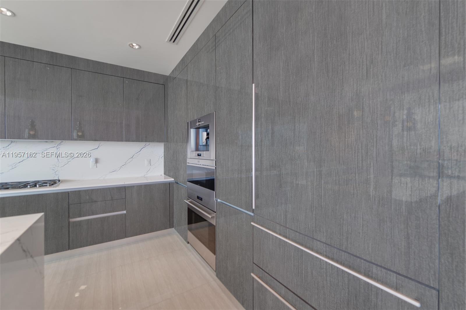 3250 NE 188th St #404, Aventura FL 33180