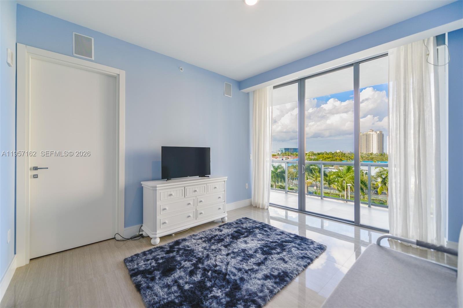 3250 NE 188th St #404, Aventura FL 33180