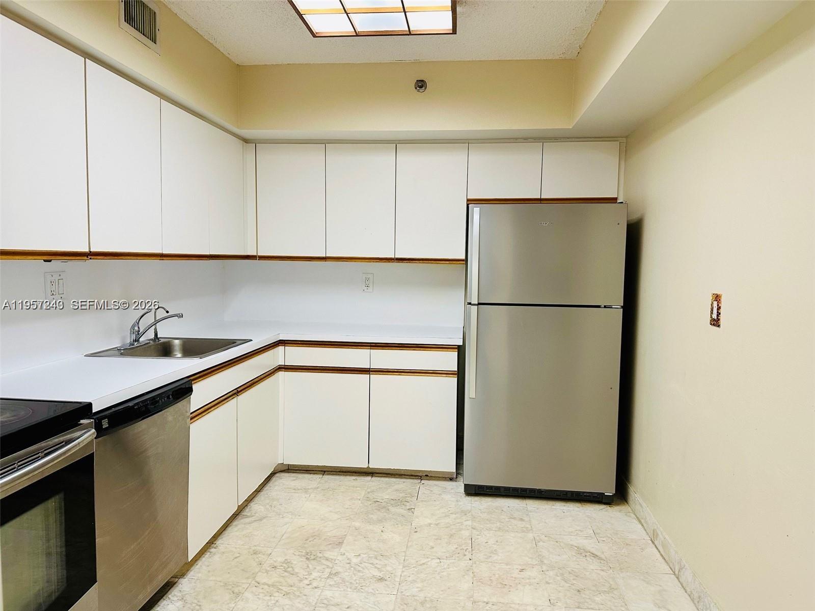 3600 Mystic Pointe Dr #1117, Aventura FL 33180