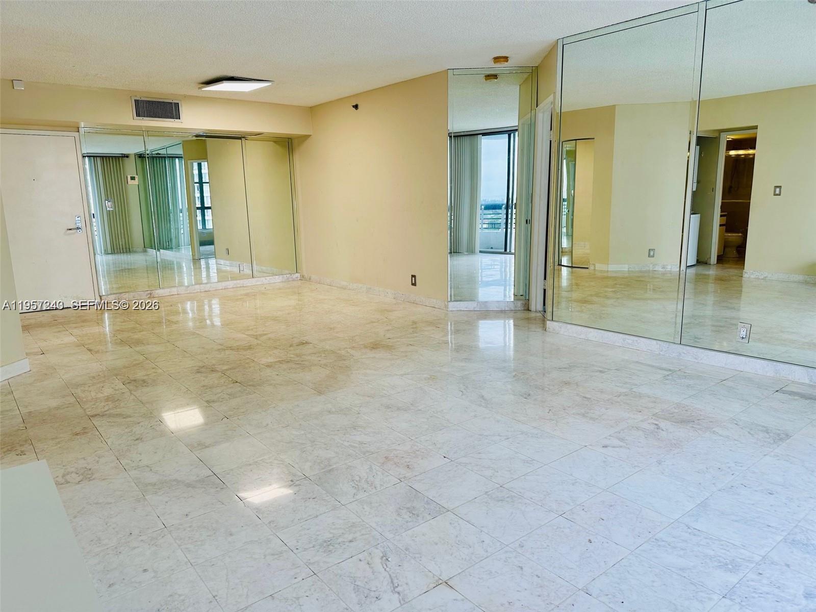 3600 Mystic Pointe Dr #1117, Aventura FL 33180