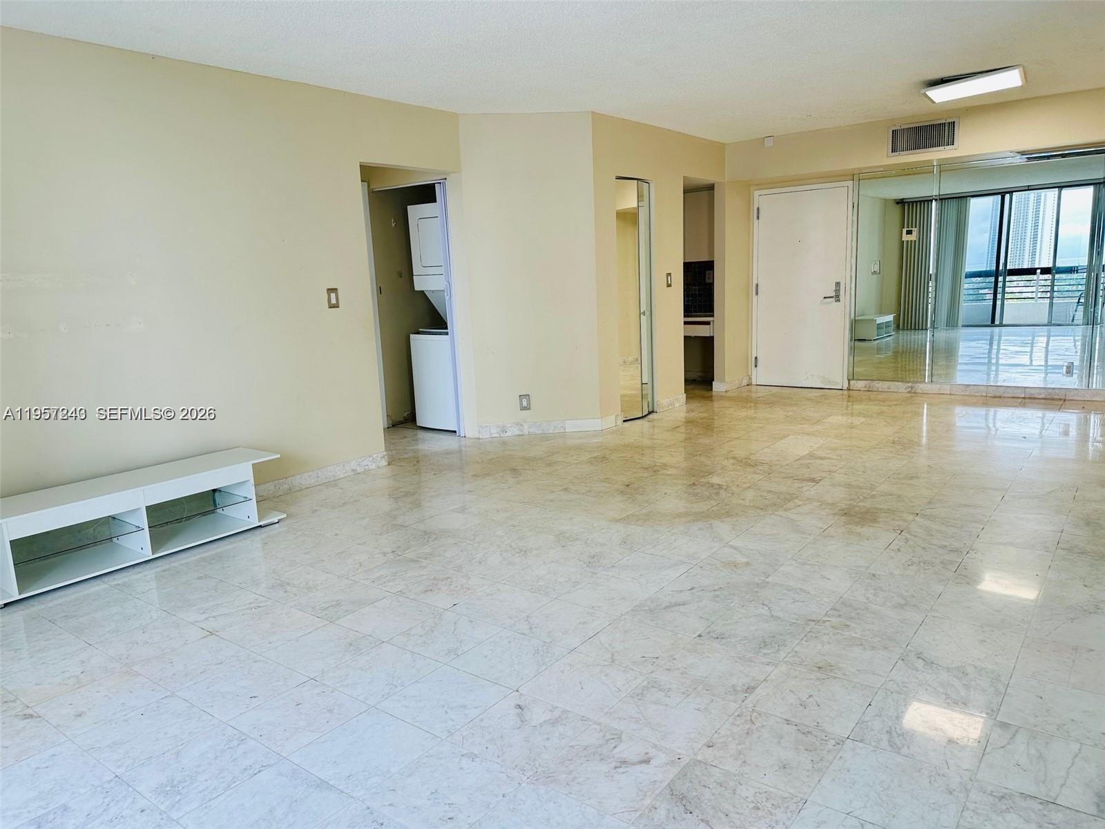 3600 Mystic Pointe Dr #1117, Aventura FL 33180