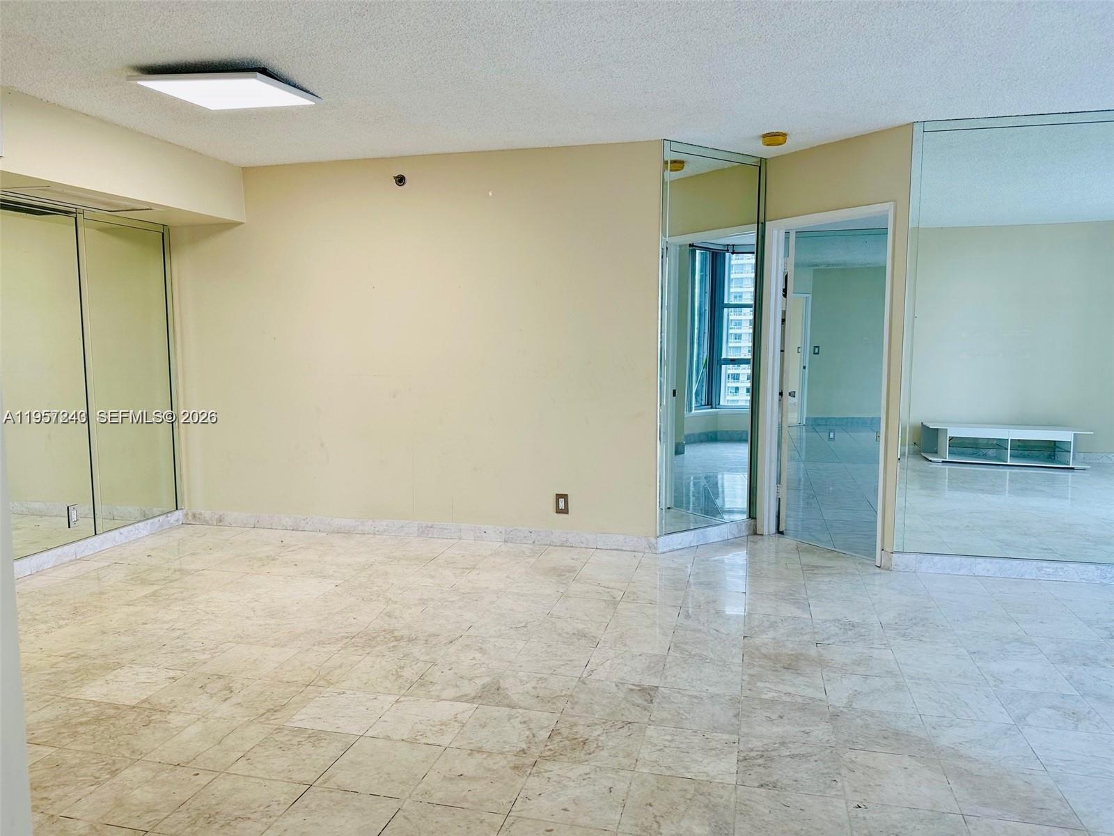 3600 Mystic Pointe Dr #1117, Aventura FL 33180