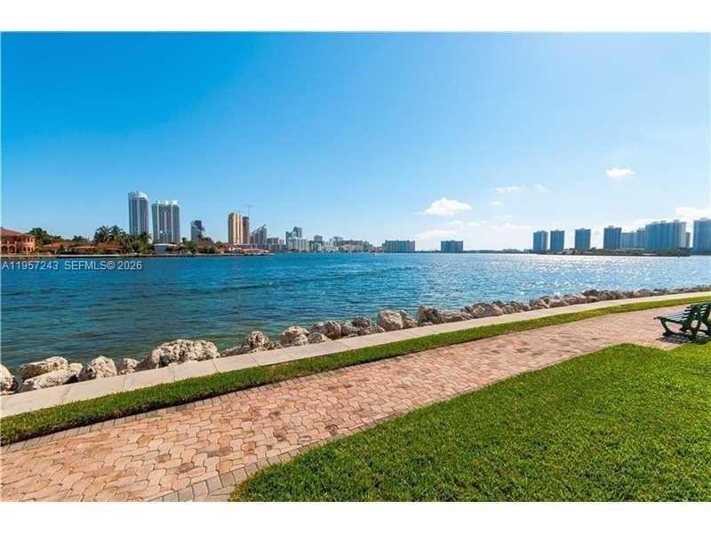 3600 Mystic Pointe Dr #1117, Aventura FL 33180