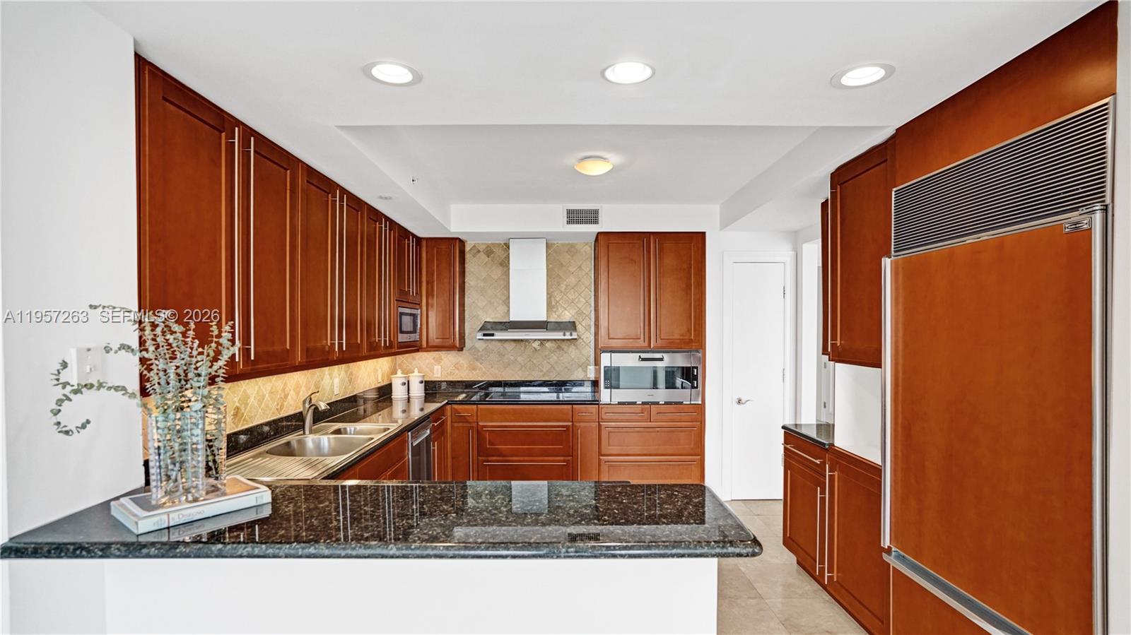 20201 E Country Club Dr #1808, Aventura FL 33180