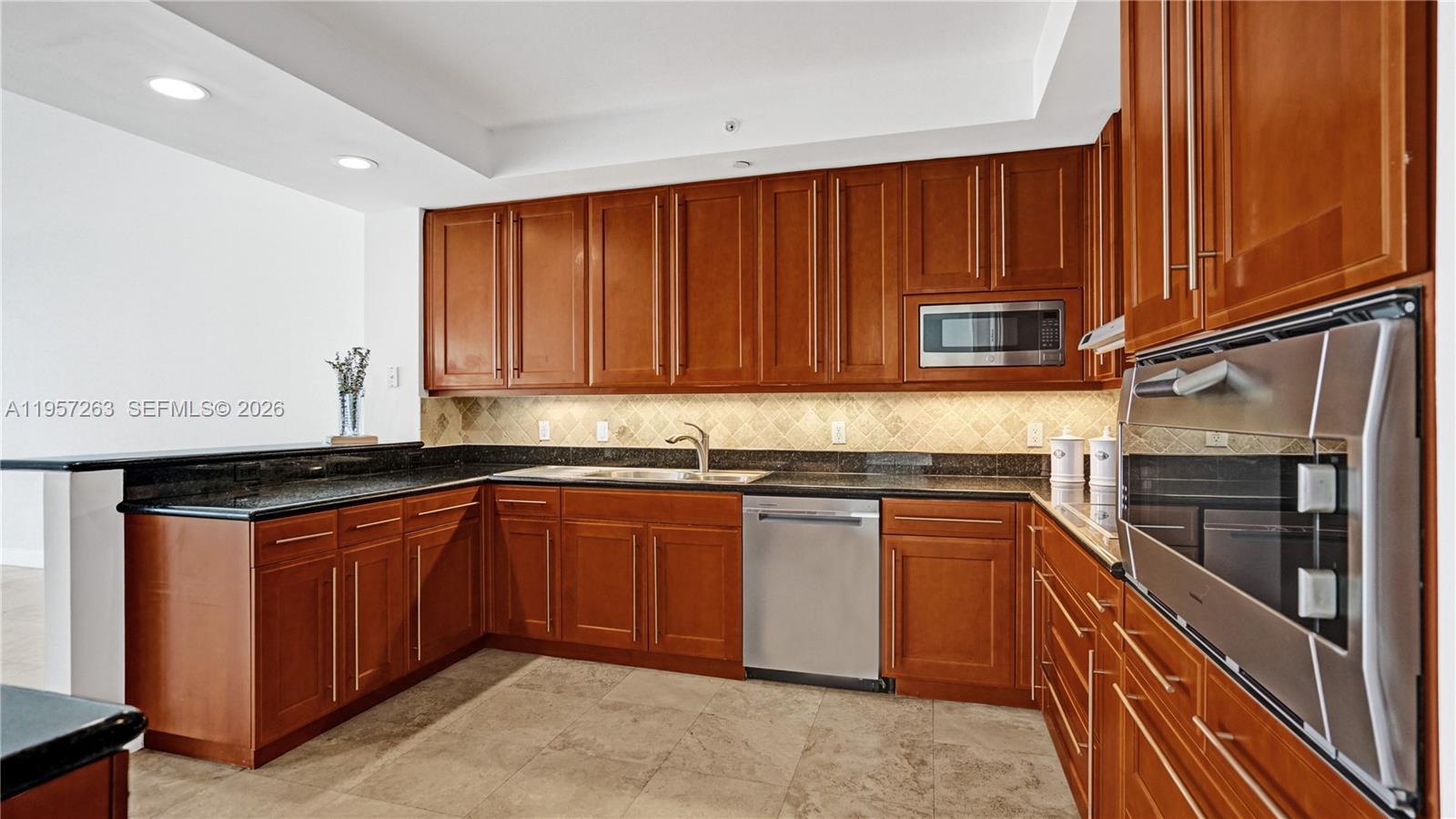 20201 E Country Club Dr #1808, Aventura FL 33180