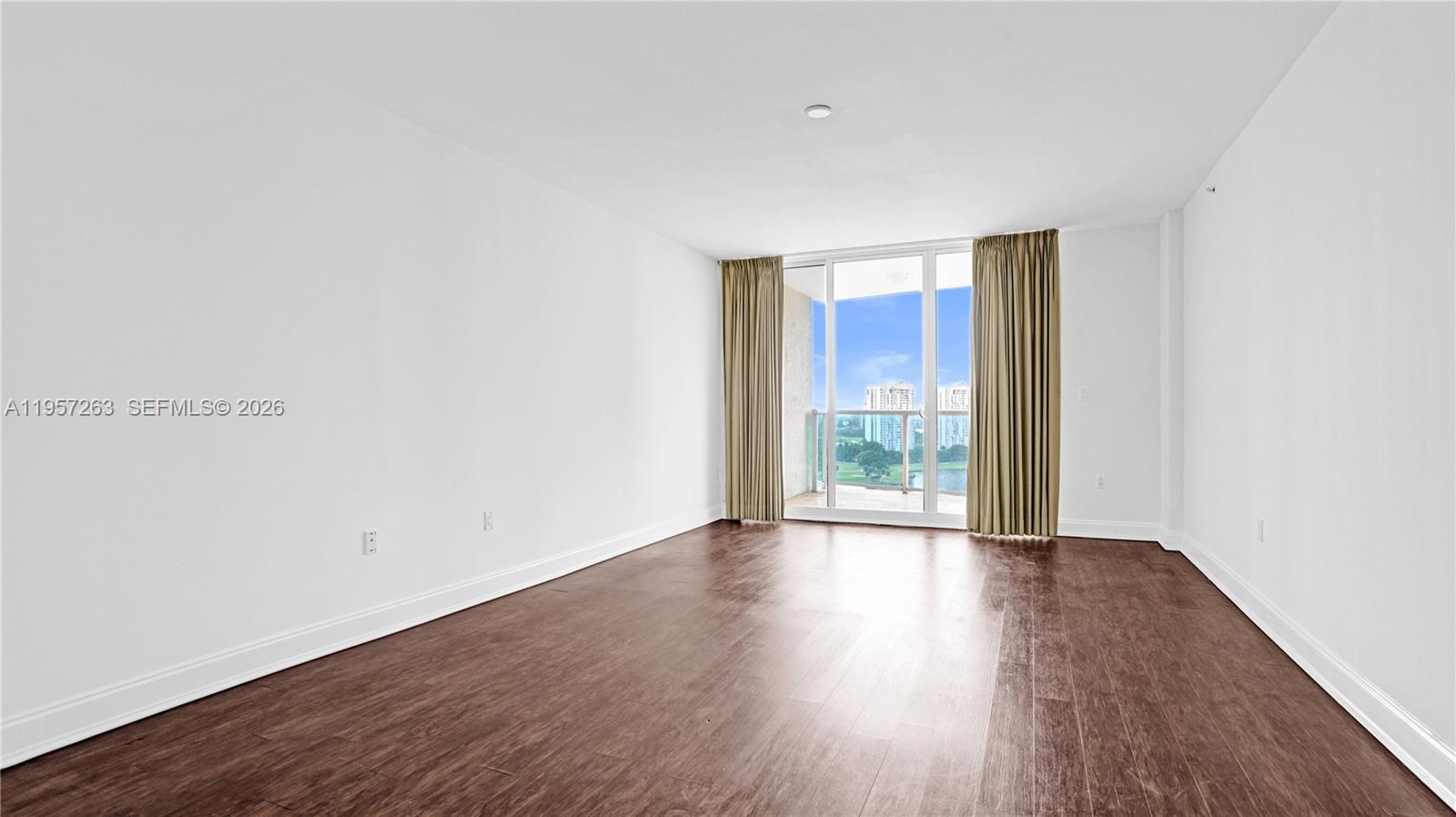 20201 E Country Club Dr #1808, Aventura FL 33180