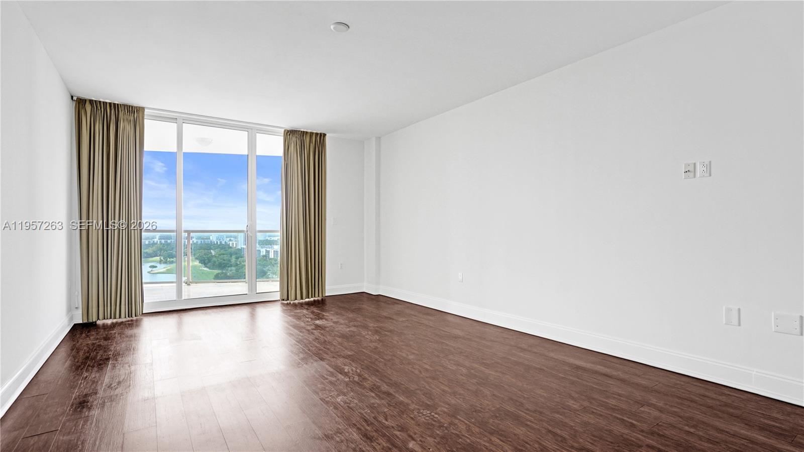 20201 E Country Club Dr #1808, Aventura FL 33180