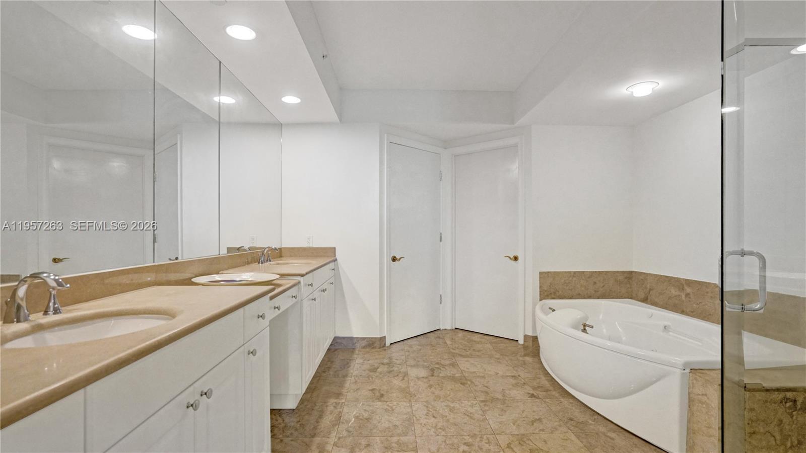 20201 E Country Club Dr #1808, Aventura FL 33180