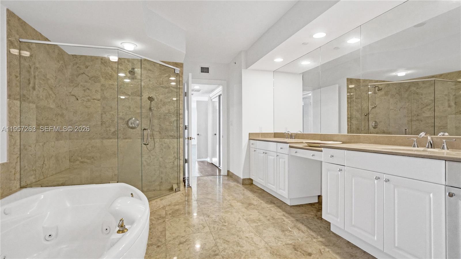 20201 E Country Club Dr #1808, Aventura FL 33180