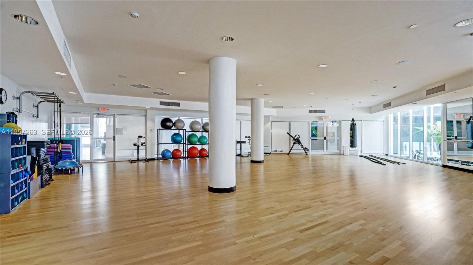 20201 E Country Club Dr #1808, Aventura FL 33180