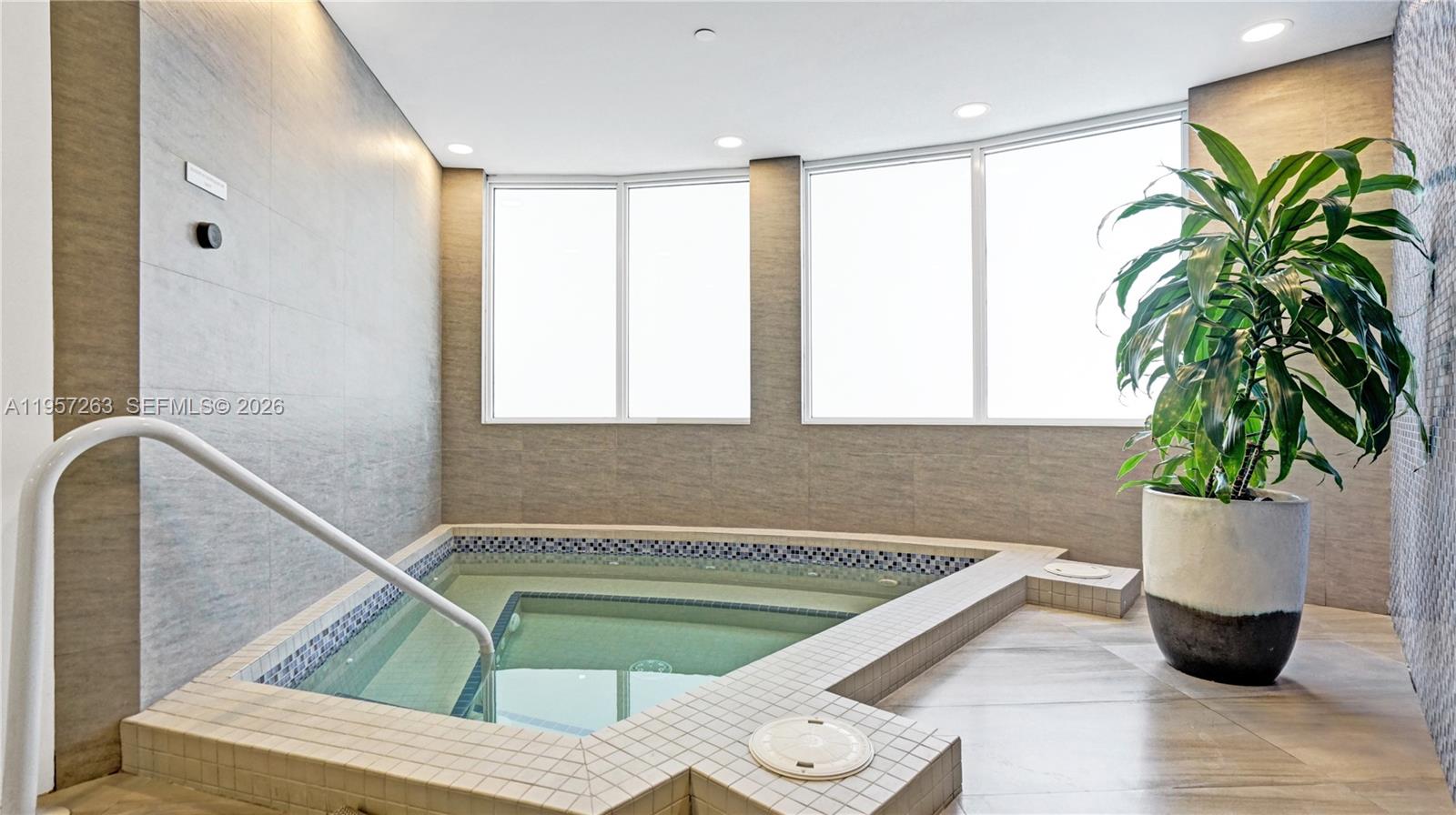 20201 E Country Club Dr #1808, Aventura FL 33180