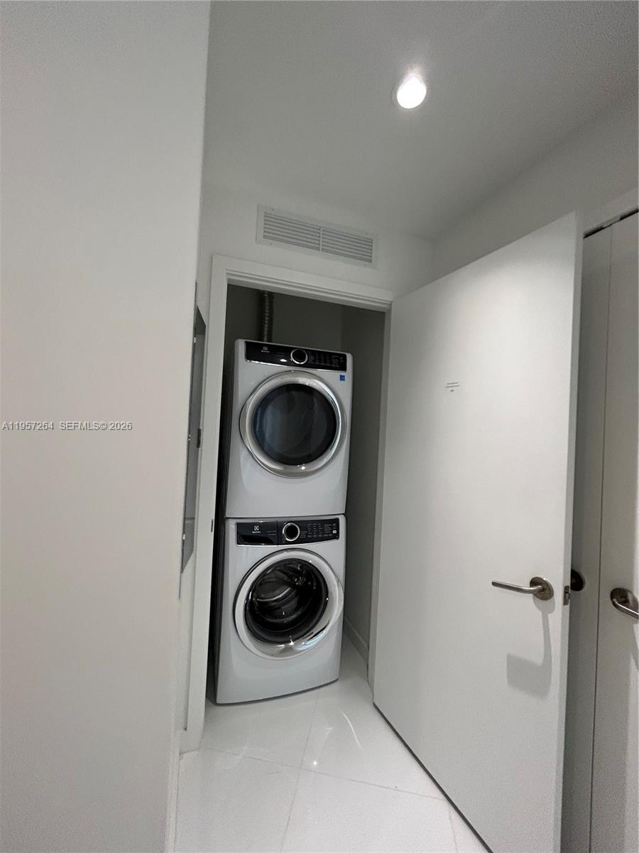 851 NE 1st Ave #4302, Miami FL 33132
