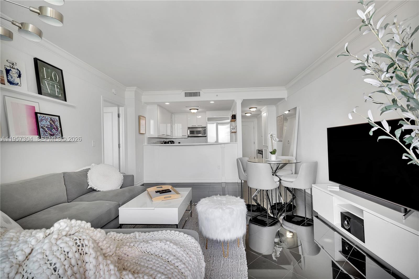 3350 SW 27 AV #2104, Coconut Grove FL 33133