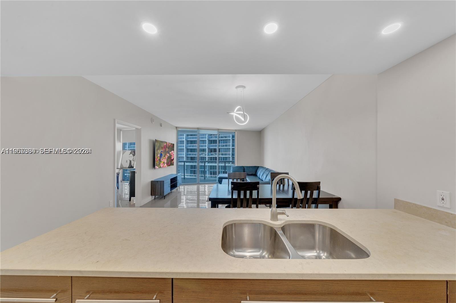 475 Brickell Ave #4211, Miami FL 33131