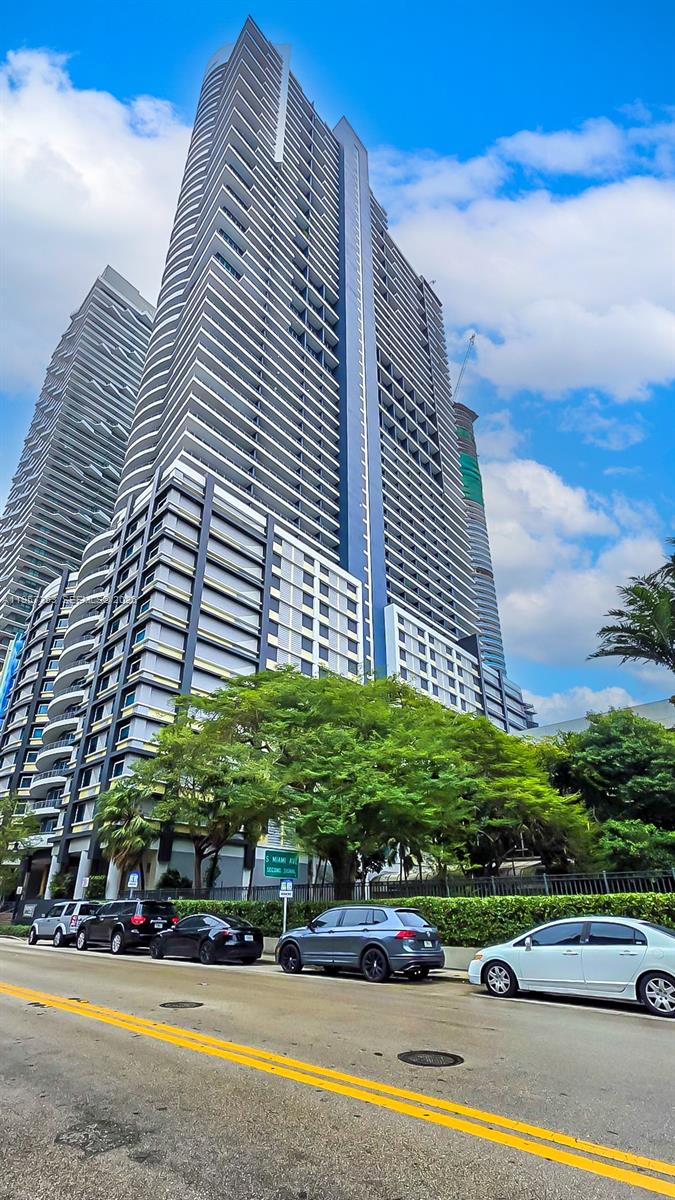 60 SW 13th St #3004, Miami FL 33130