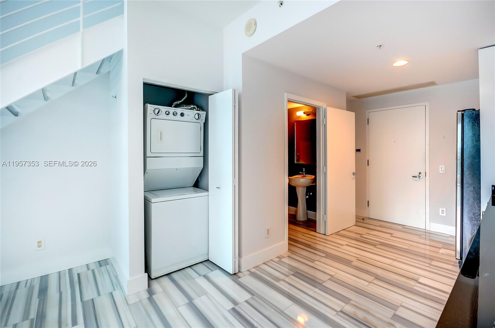 60 SW 13th St #3004, Miami FL 33130
