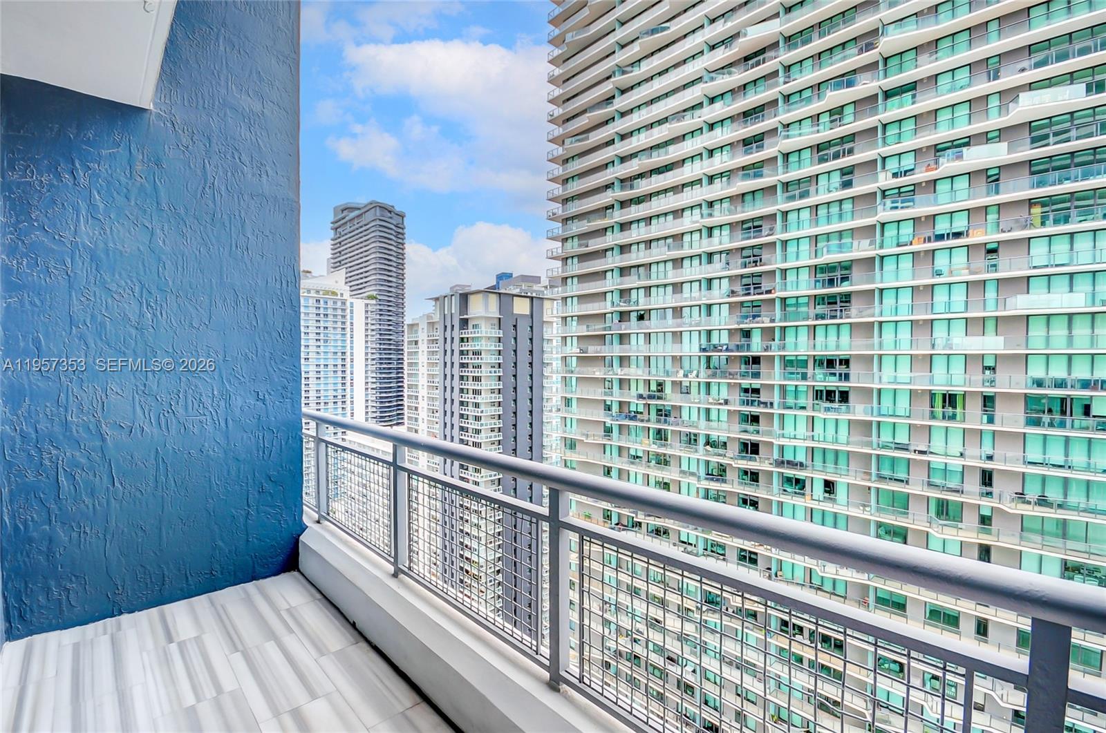 60 SW 13th St #3004, Miami FL 33130