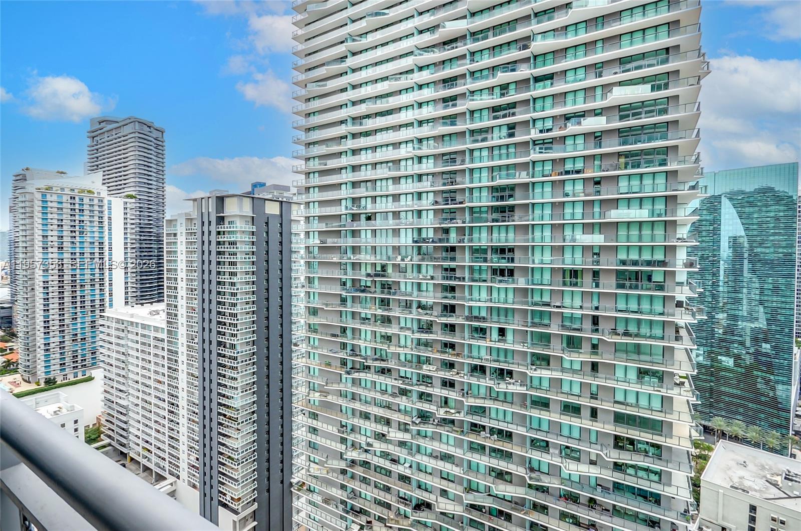 60 SW 13th St #3004, Miami FL 33130