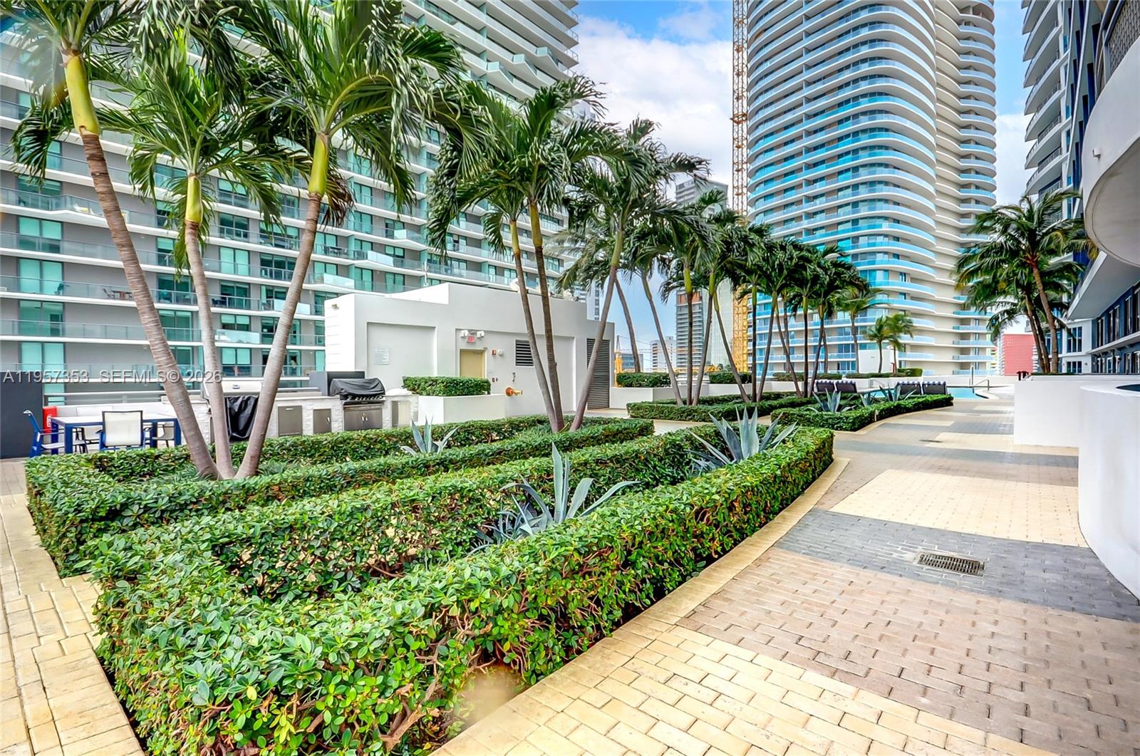 60 SW 13th St #3004, Miami FL 33130