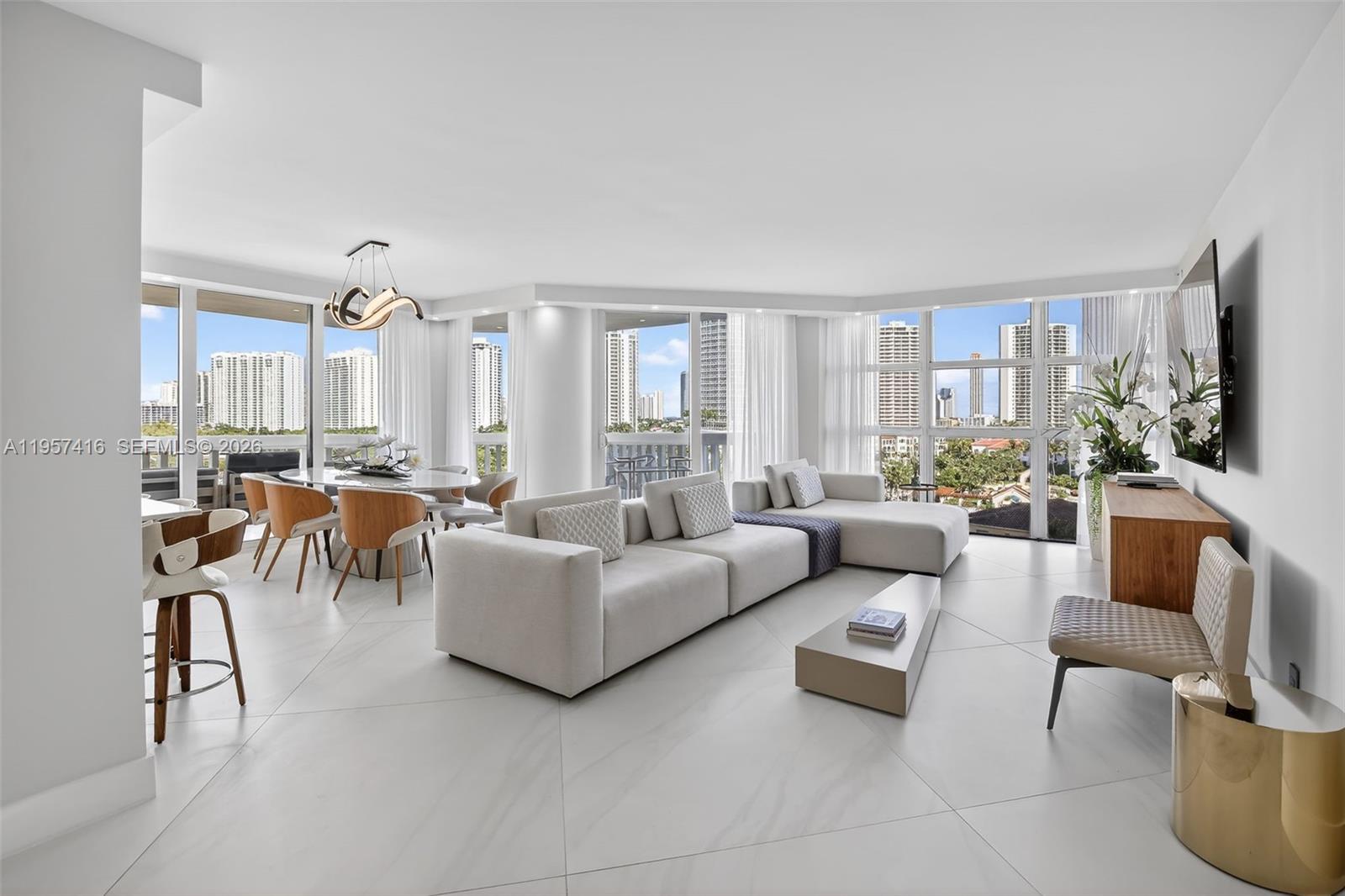 1000 W Island Blvd #1009, Aventura FL 33160