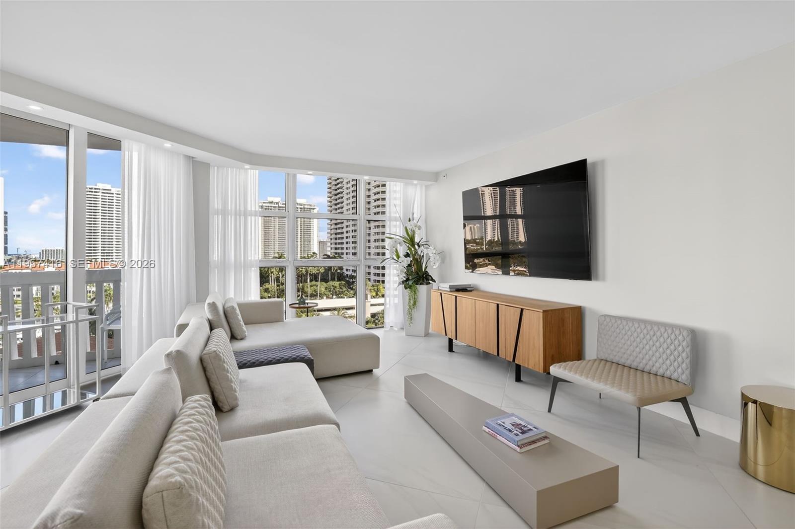 1000 W Island Blvd #1009, Aventura FL 33160