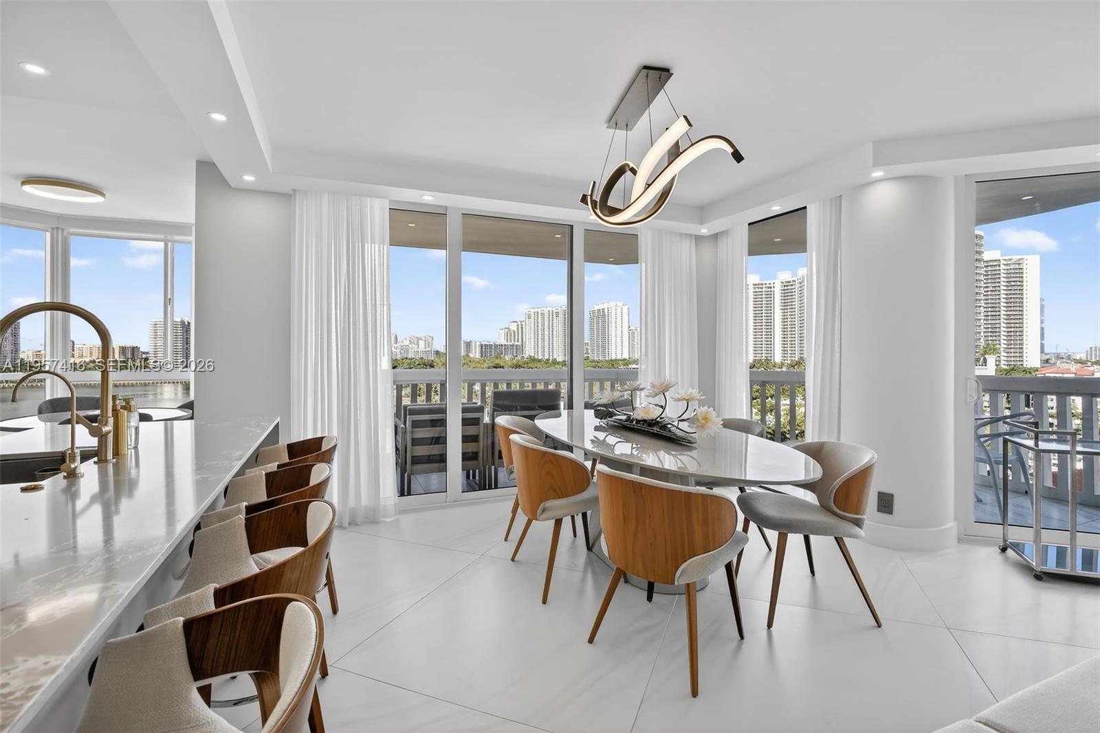 1000 W Island Blvd #1009, Aventura FL 33160