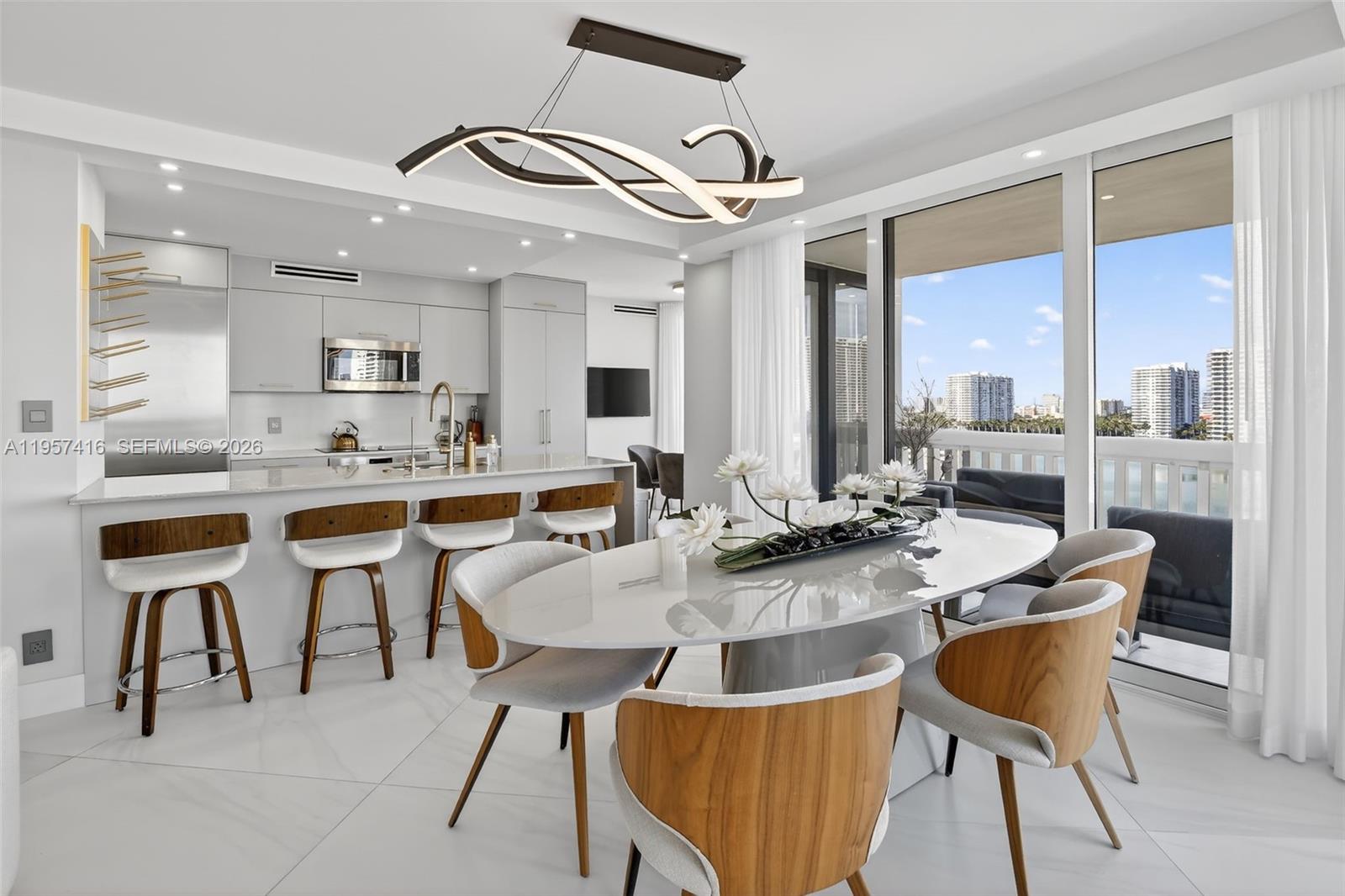 1000 W Island Blvd #1009, Aventura FL 33160