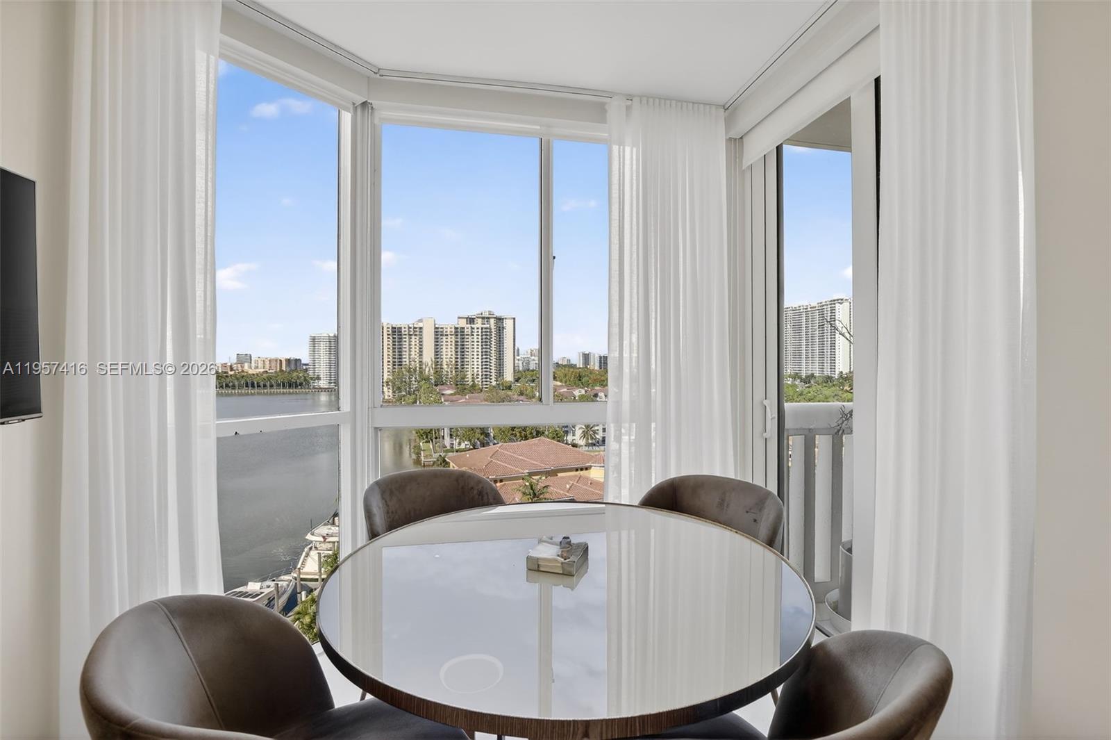 1000 W Island Blvd #1009, Aventura FL 33160