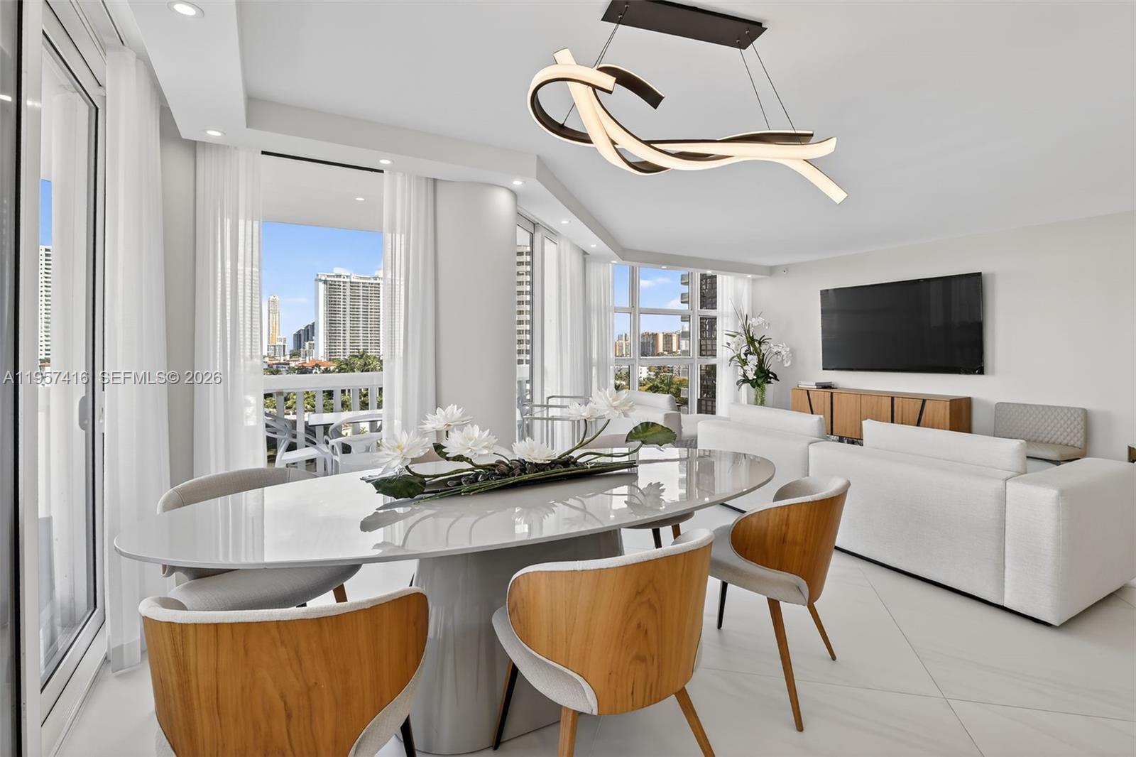 1000 W Island Blvd #1009, Aventura FL 33160