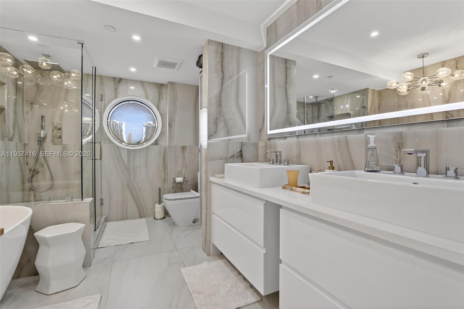 1000 W Island Blvd #1009, Aventura FL 33160