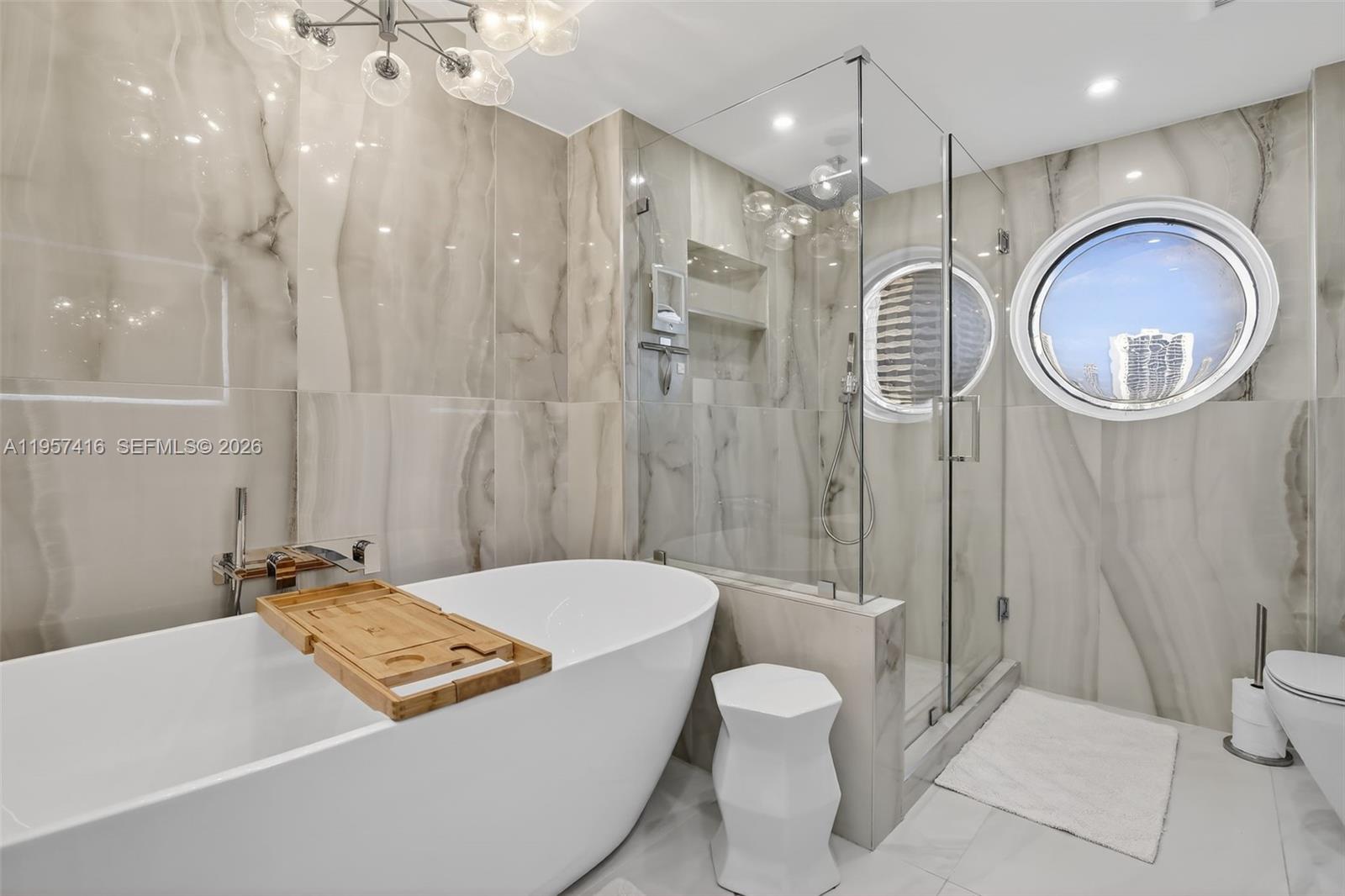 1000 W Island Blvd #1009, Aventura FL 33160