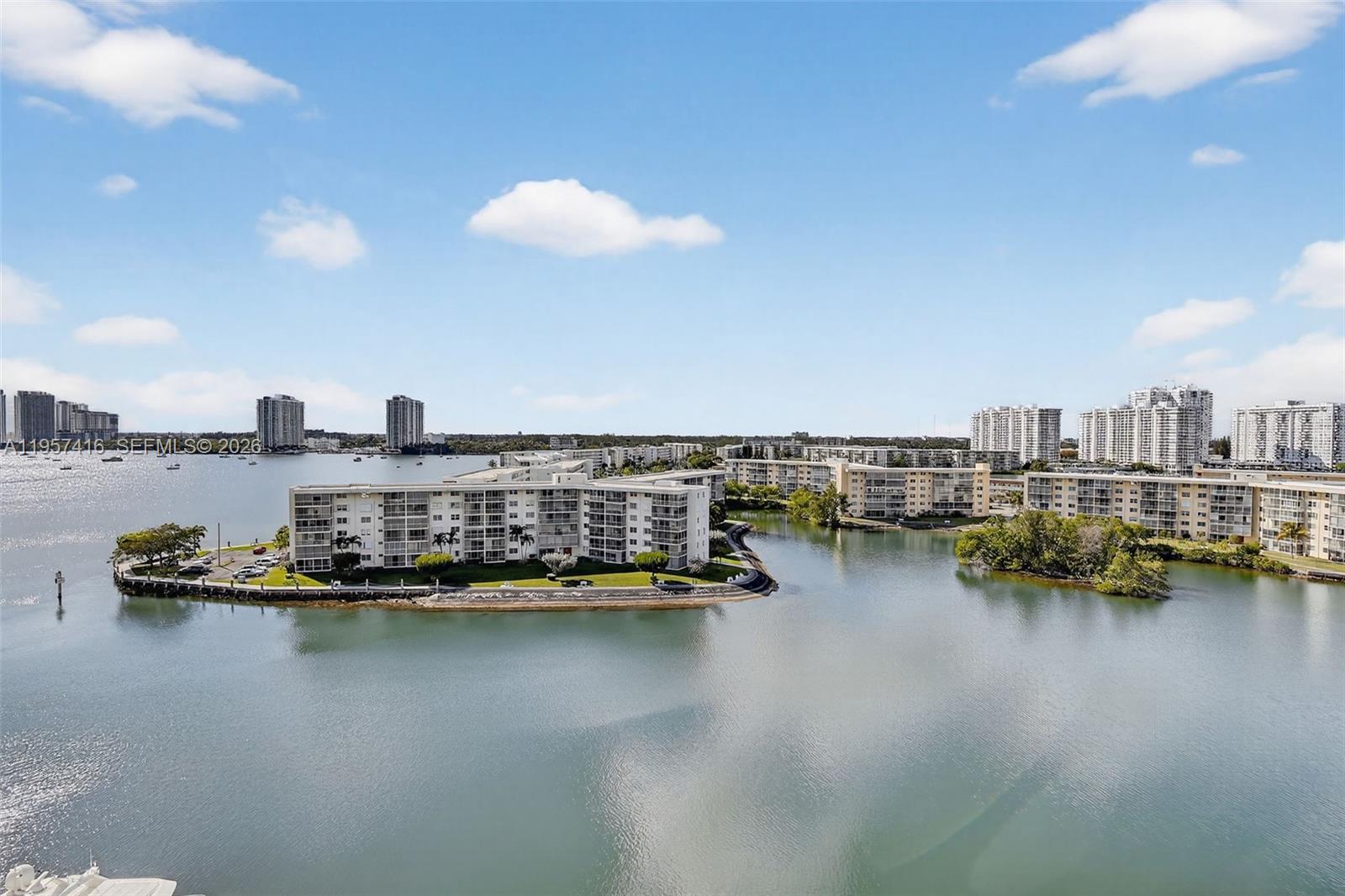 1000 W Island Blvd #1009, Aventura FL 33160