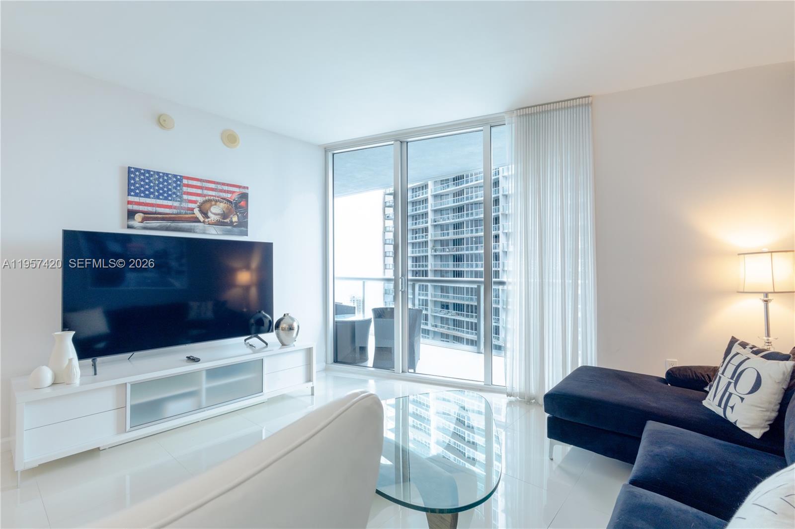475 Brickell Ave #4511, Miami FL 33131