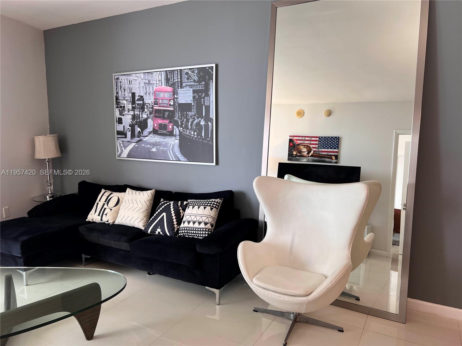 475 Brickell Ave #4511, Miami FL 33131