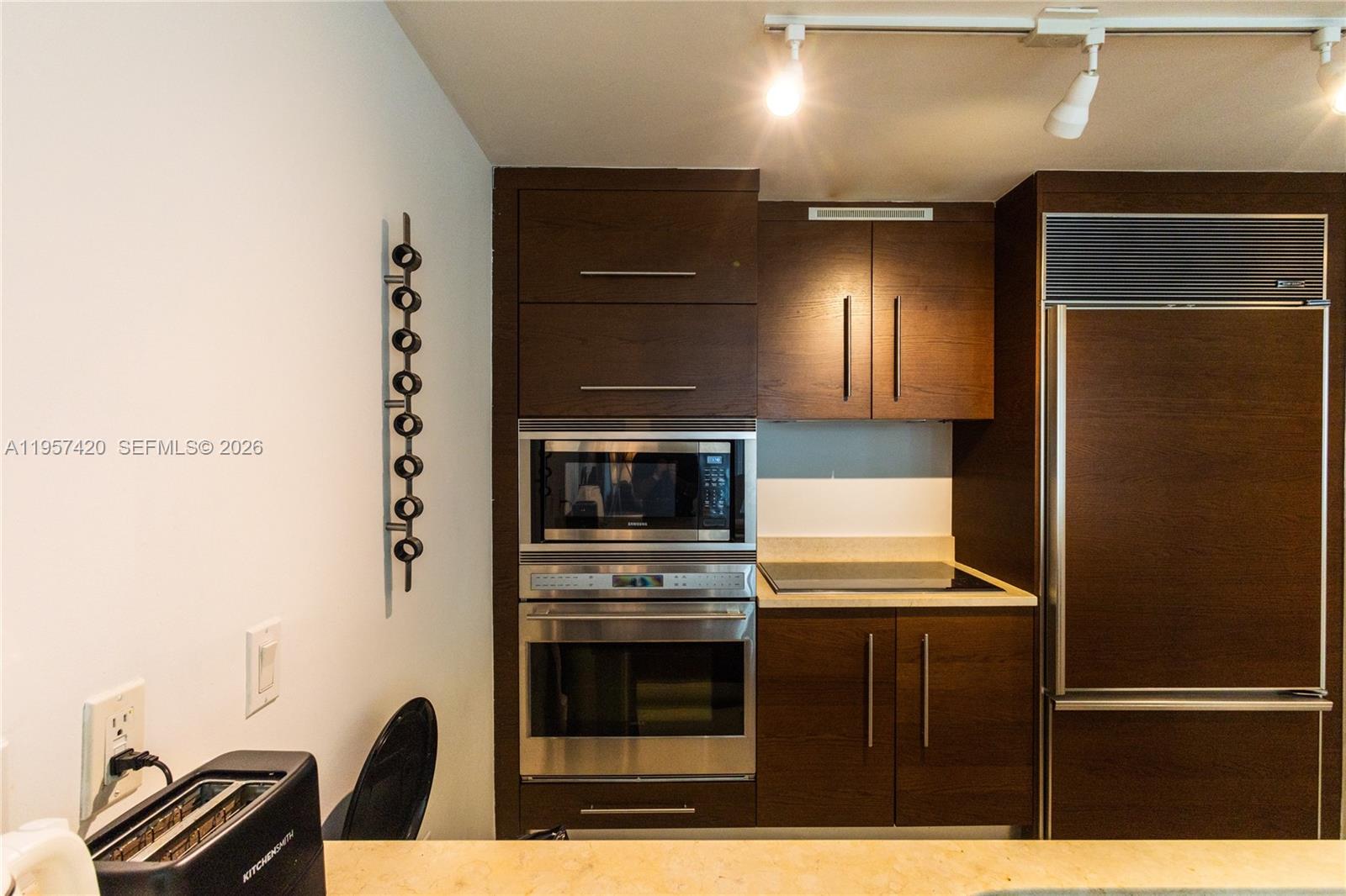 475 Brickell Ave #4511, Miami FL 33131