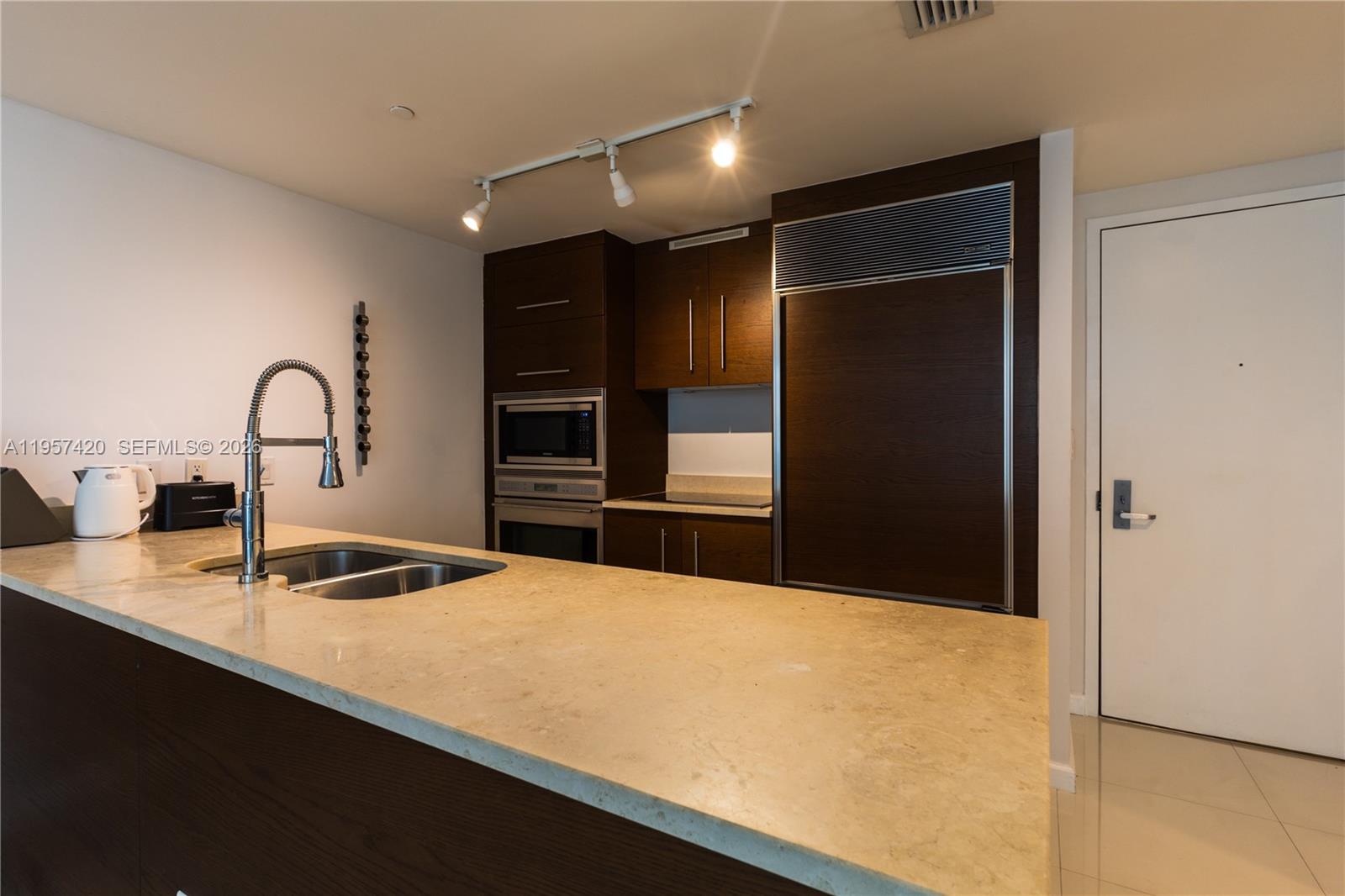 475 Brickell Ave #4511, Miami FL 33131