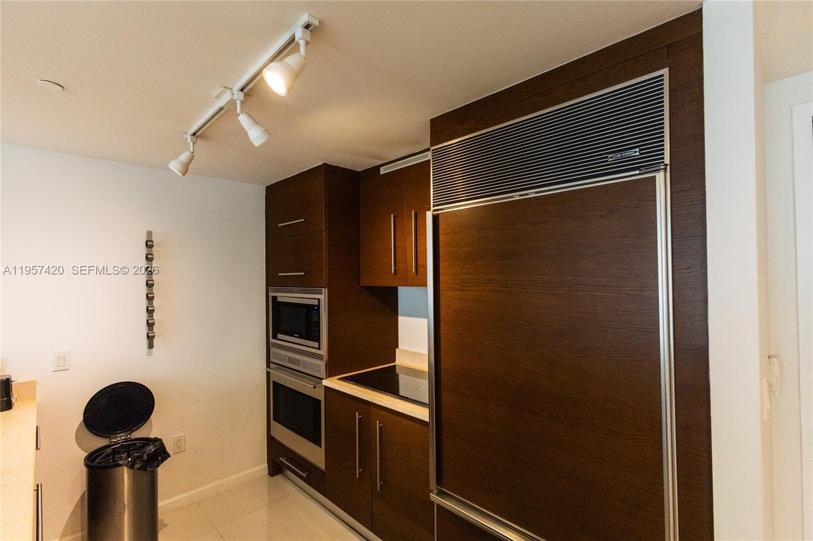 475 Brickell Ave #4511, Miami FL 33131