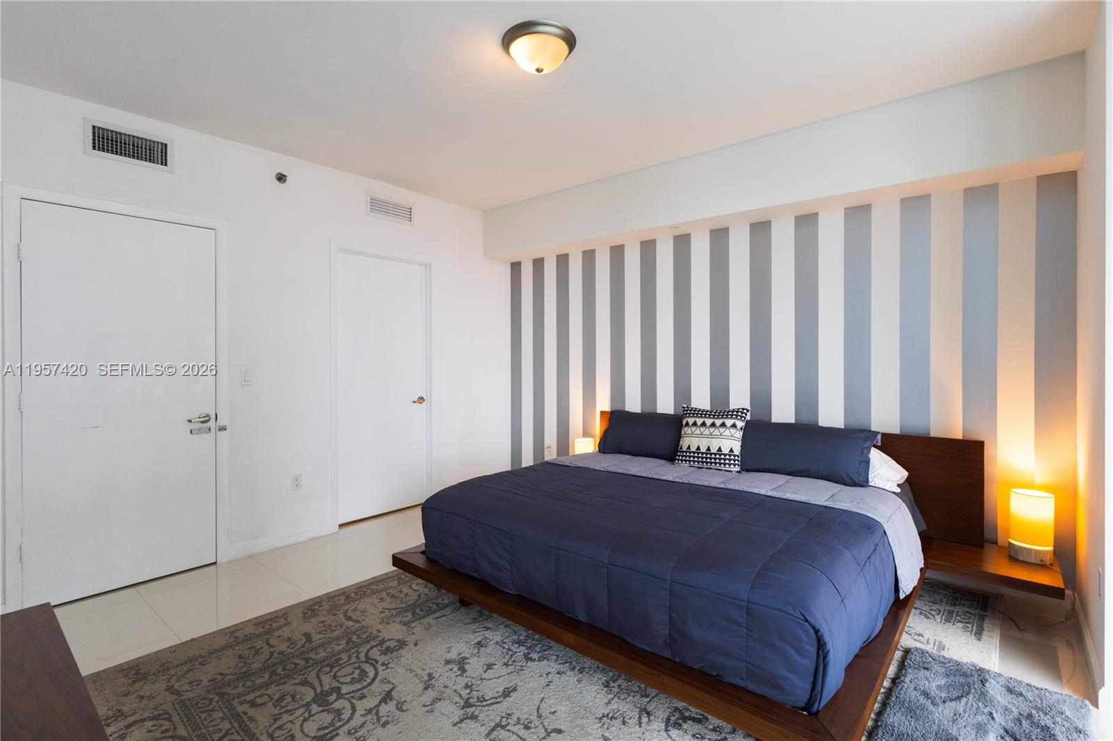 475 Brickell Ave #4511, Miami FL 33131