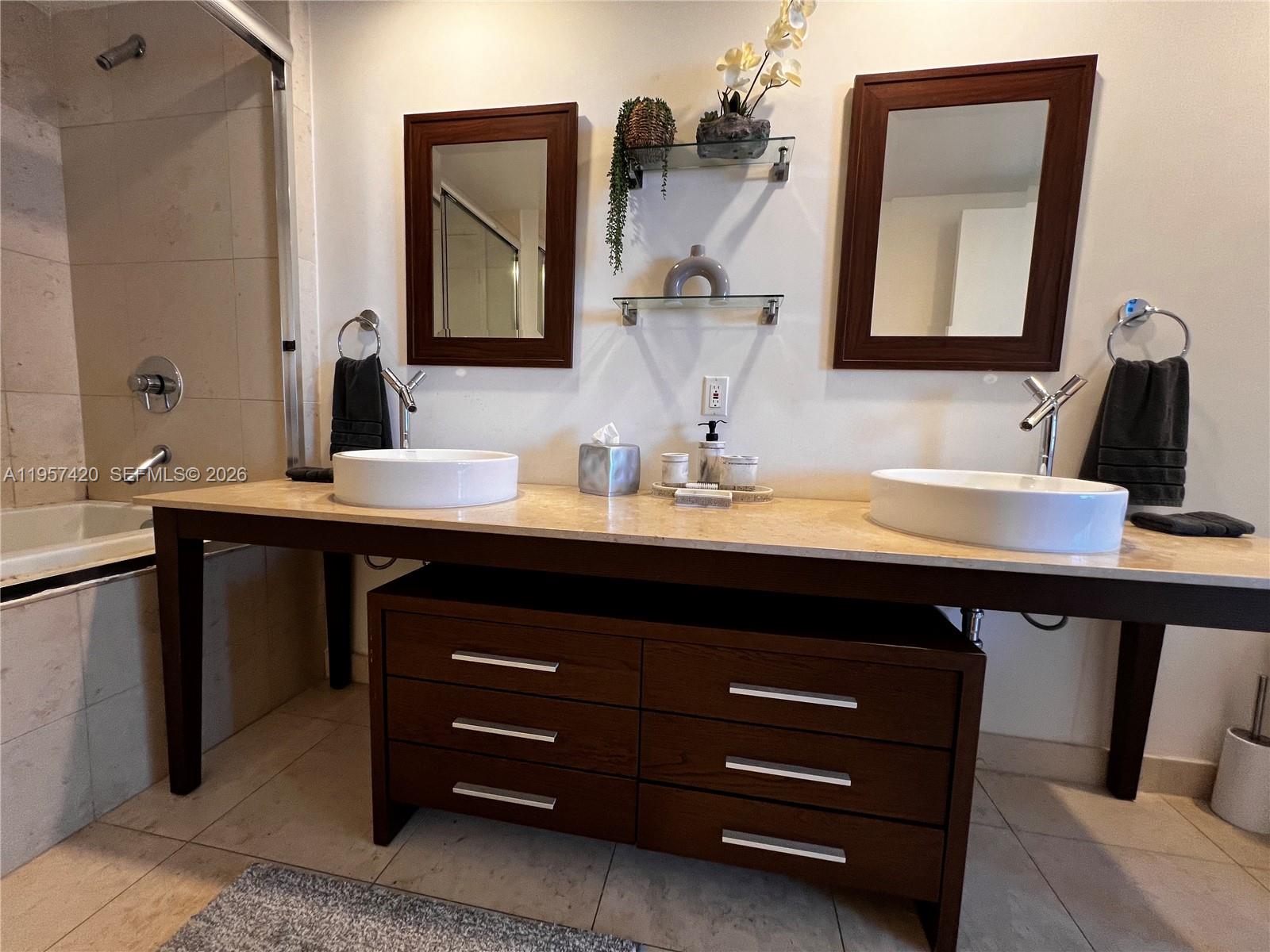 475 Brickell Ave #4511, Miami FL 33131