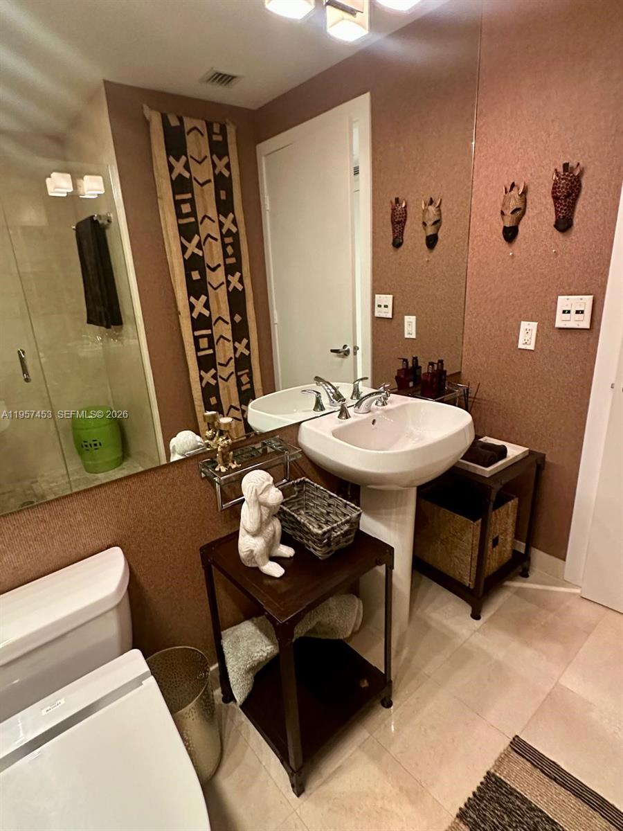 1050 Brickell Ave #818, Miami FL 33131