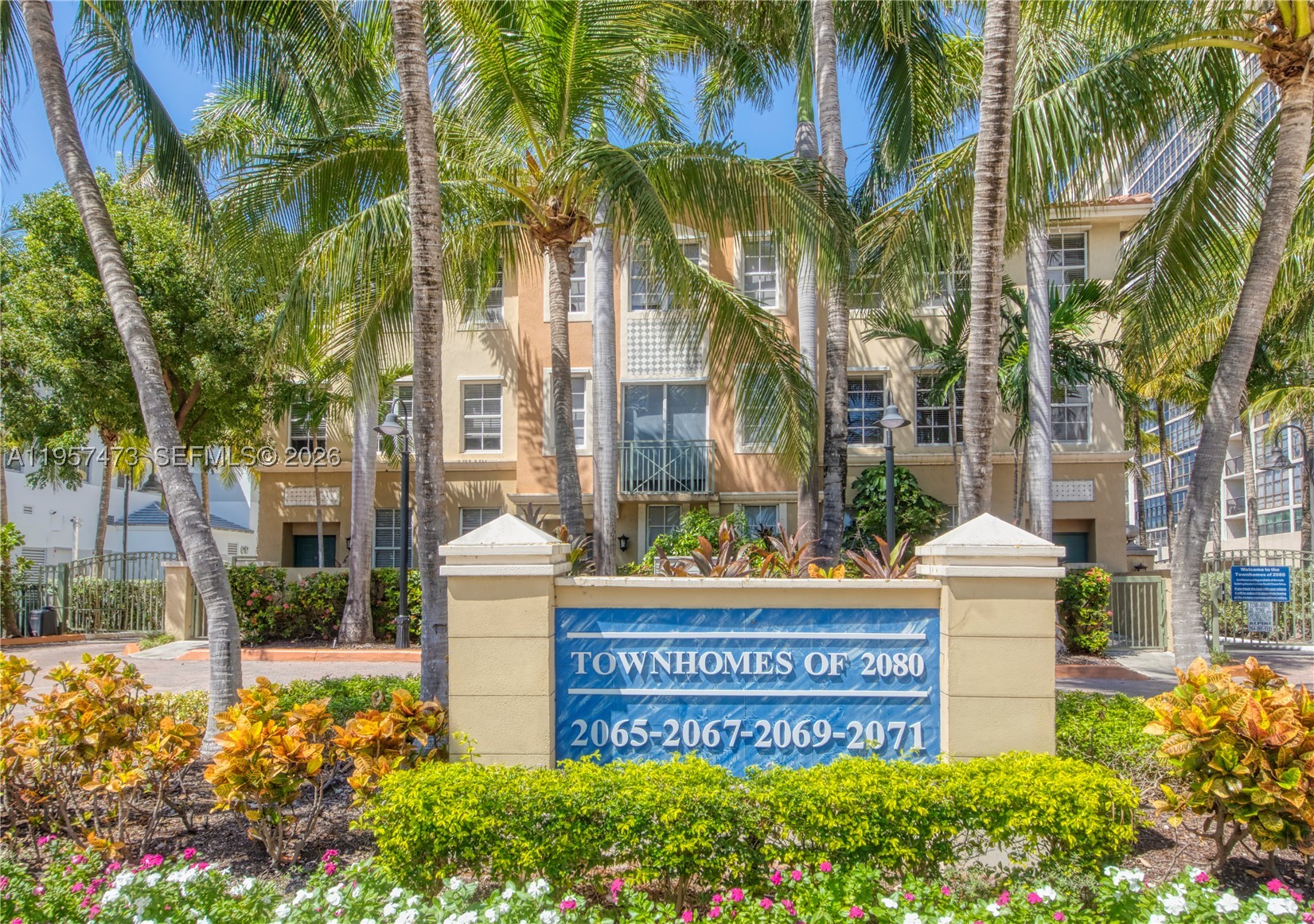 2067 S Ocean Dr #TH5, Hallandale Beach FL 33009