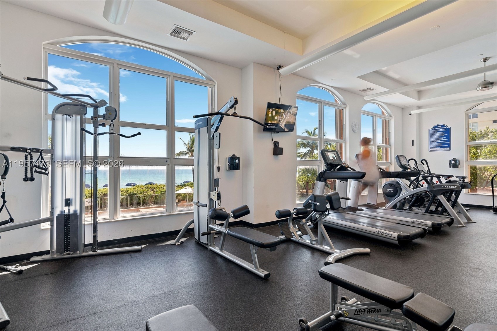 2067 S Ocean Dr #TH5, Hallandale Beach FL 33009