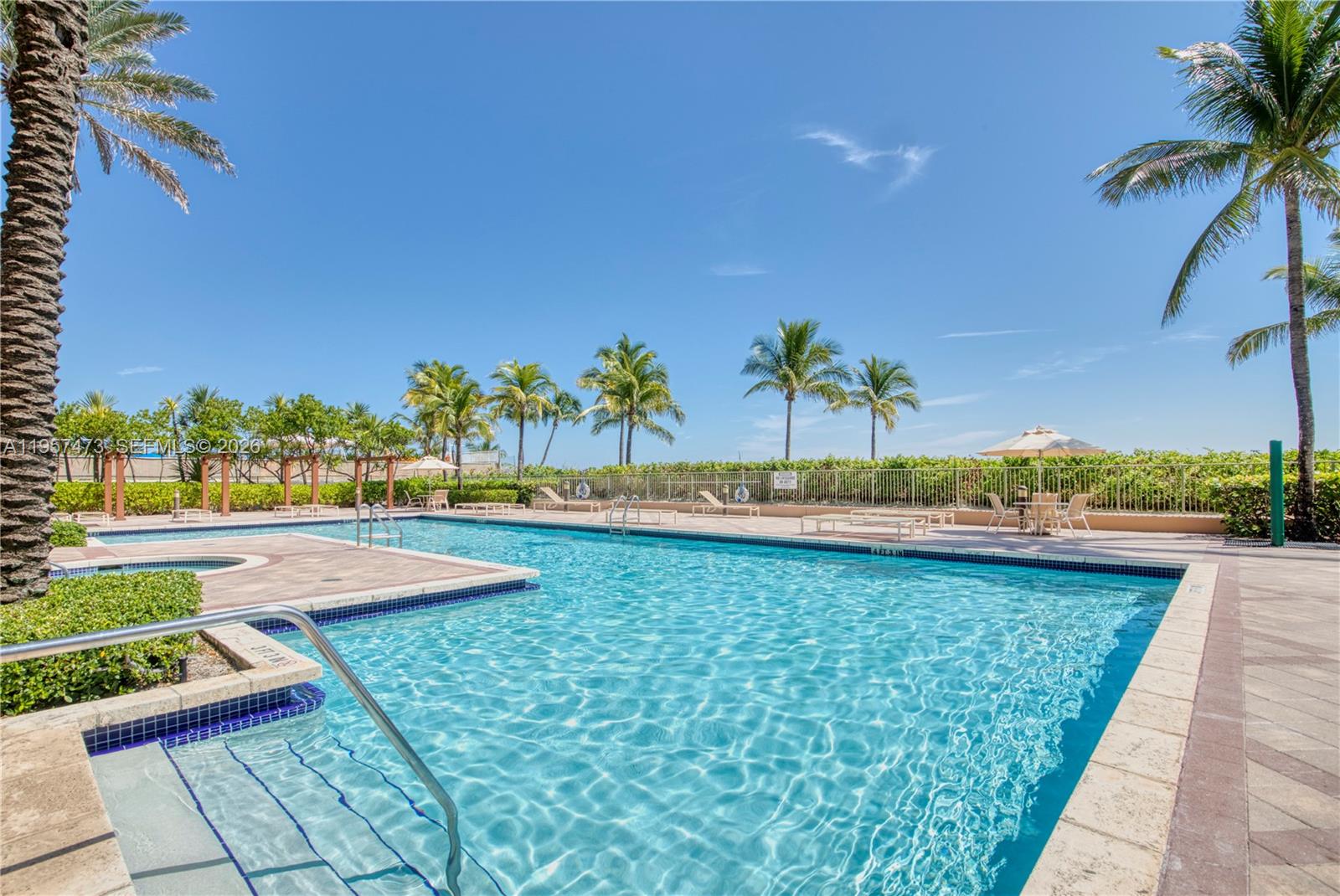 2067 S Ocean Dr #TH5, Hallandale Beach FL 33009