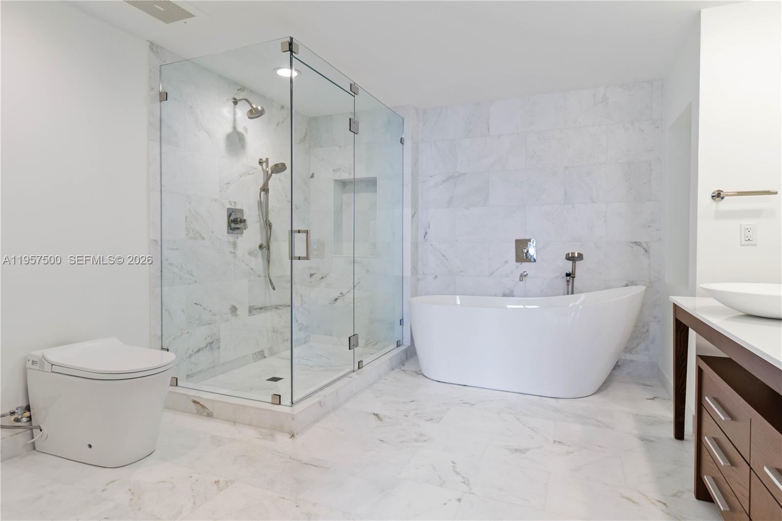 495 Brickell Ave #2303, Miami FL 33131