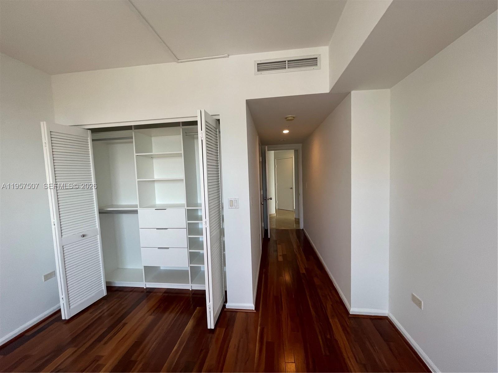 801 Brickell Key Blvd #2511, Miami FL 33131