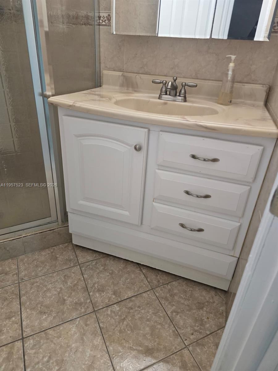 5151 W Oakland Park Blvd #303, Lauderdale Lakes FL 33313