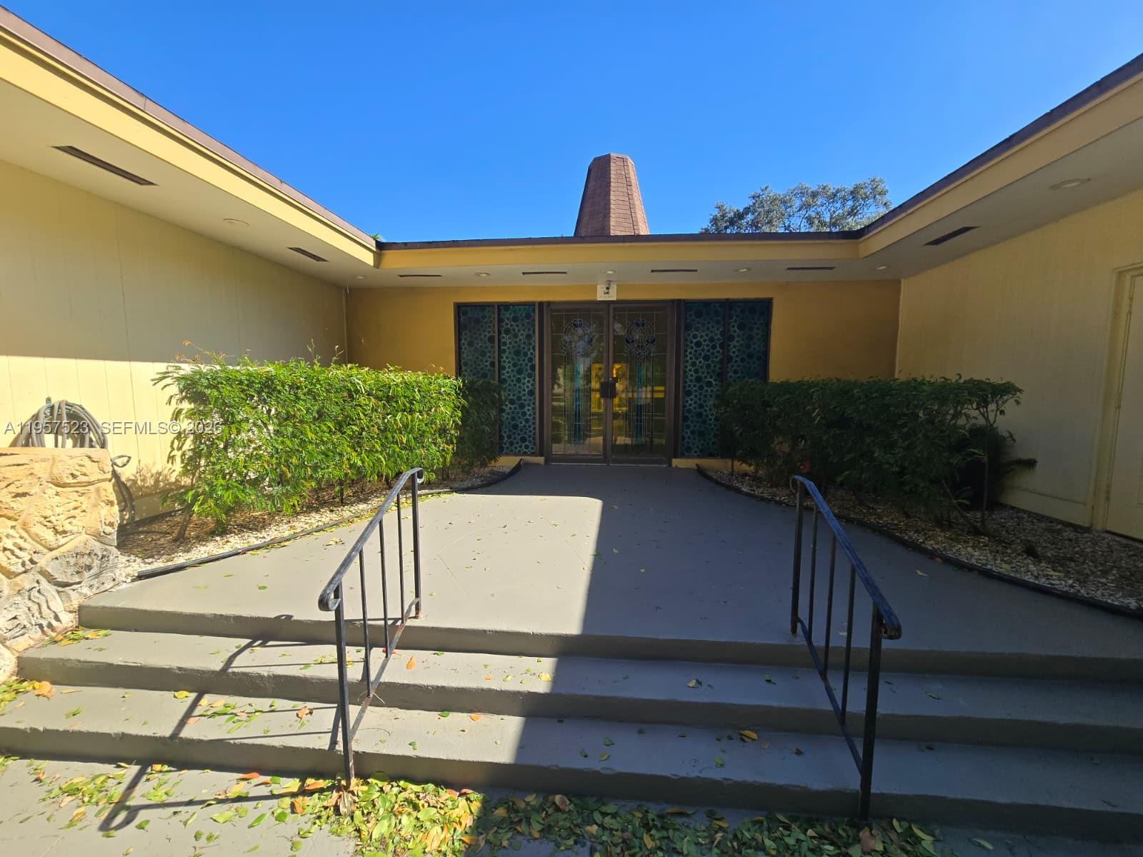 5151 W Oakland Park Blvd #303, Lauderdale Lakes FL 33313