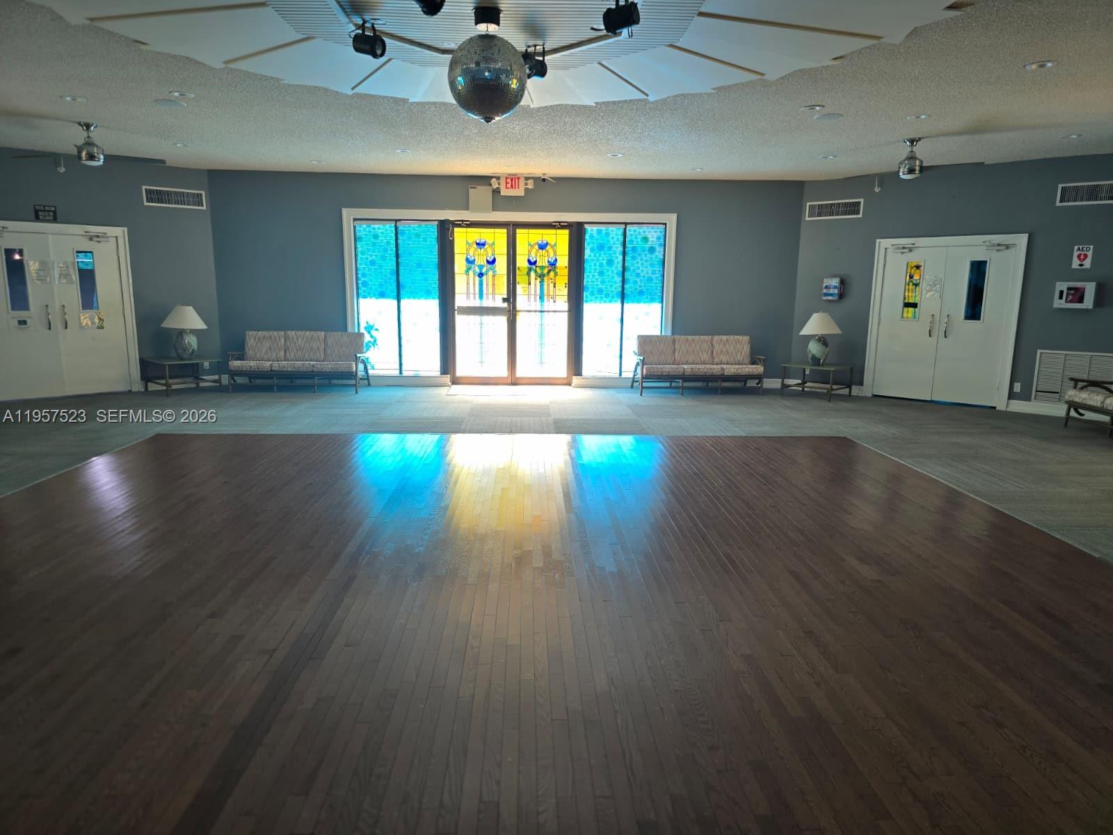 5151 W Oakland Park Blvd #303, Lauderdale Lakes FL 33313