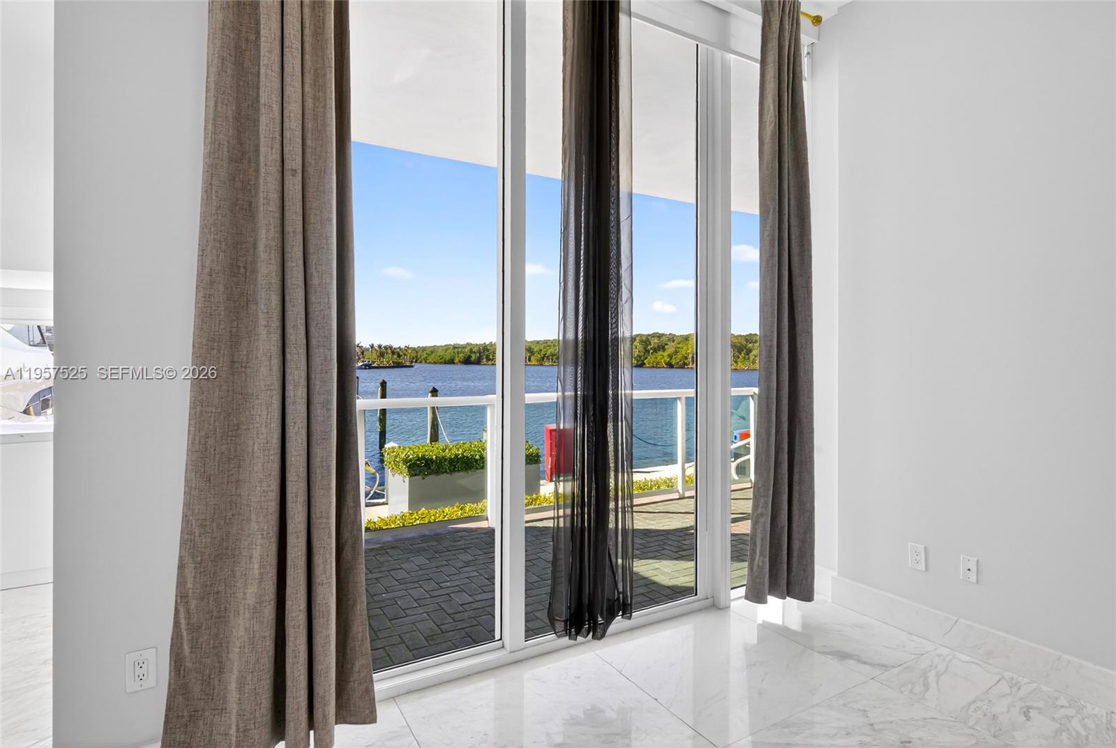 400 Sunny Isles Blvd #102, Sunny Isles Beach FL 33160